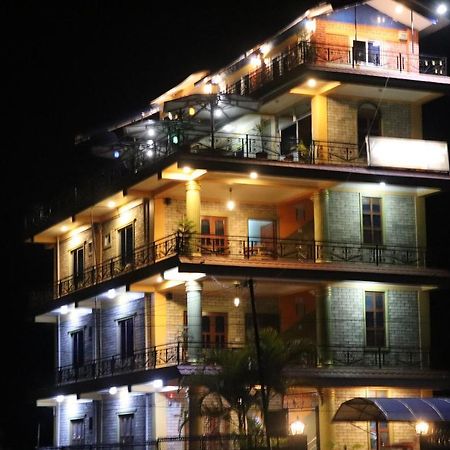 Hotel Young'S Stupa Ranipauwa 外观 照片