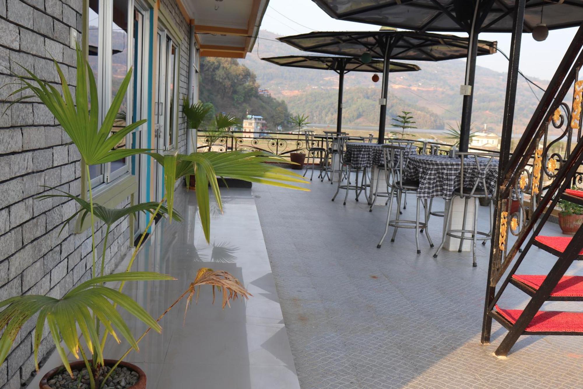 Hotel Young'S Stupa Ranipauwa 外观 照片