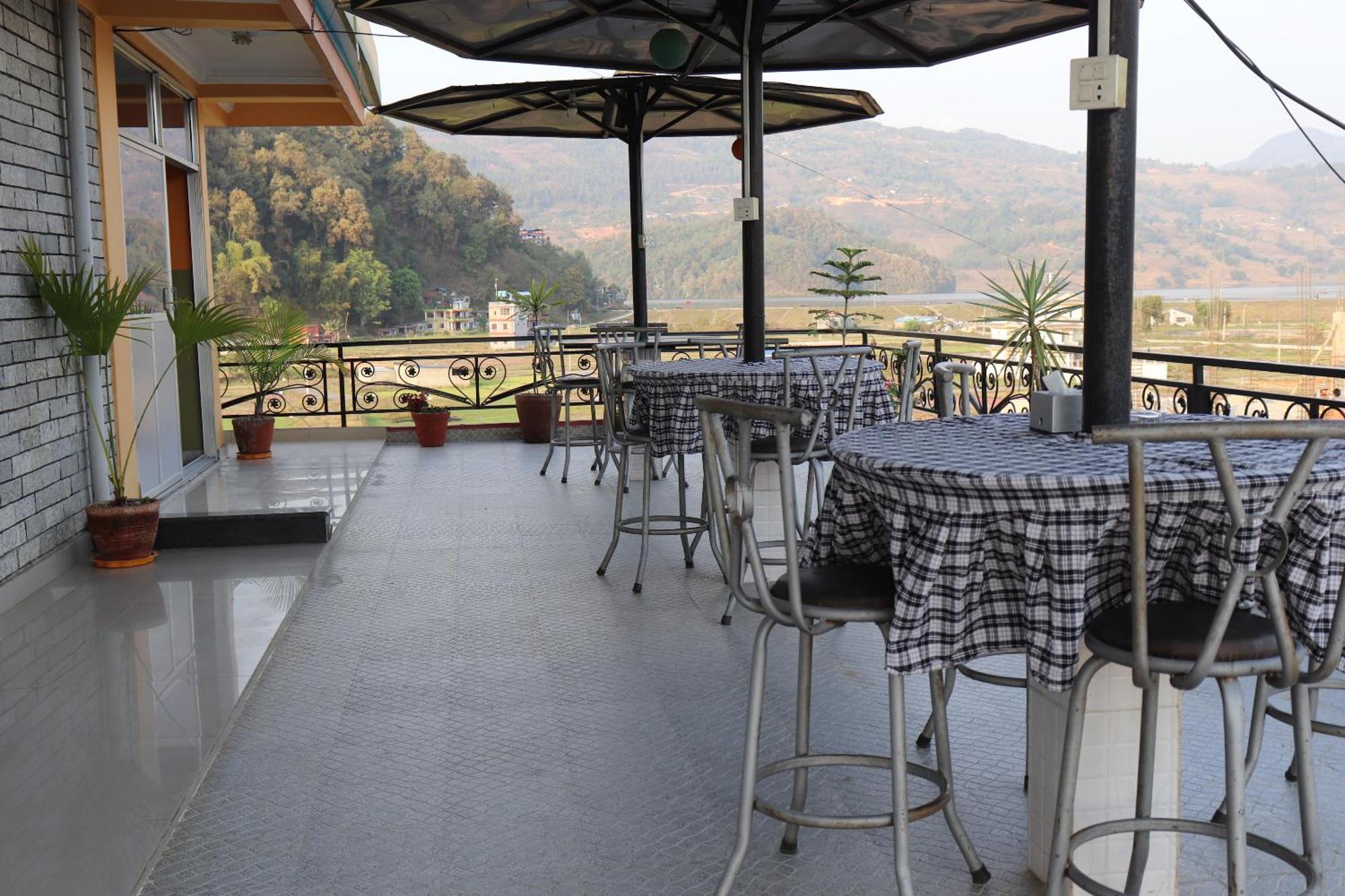 Hotel Young'S Stupa Ranipauwa 外观 照片