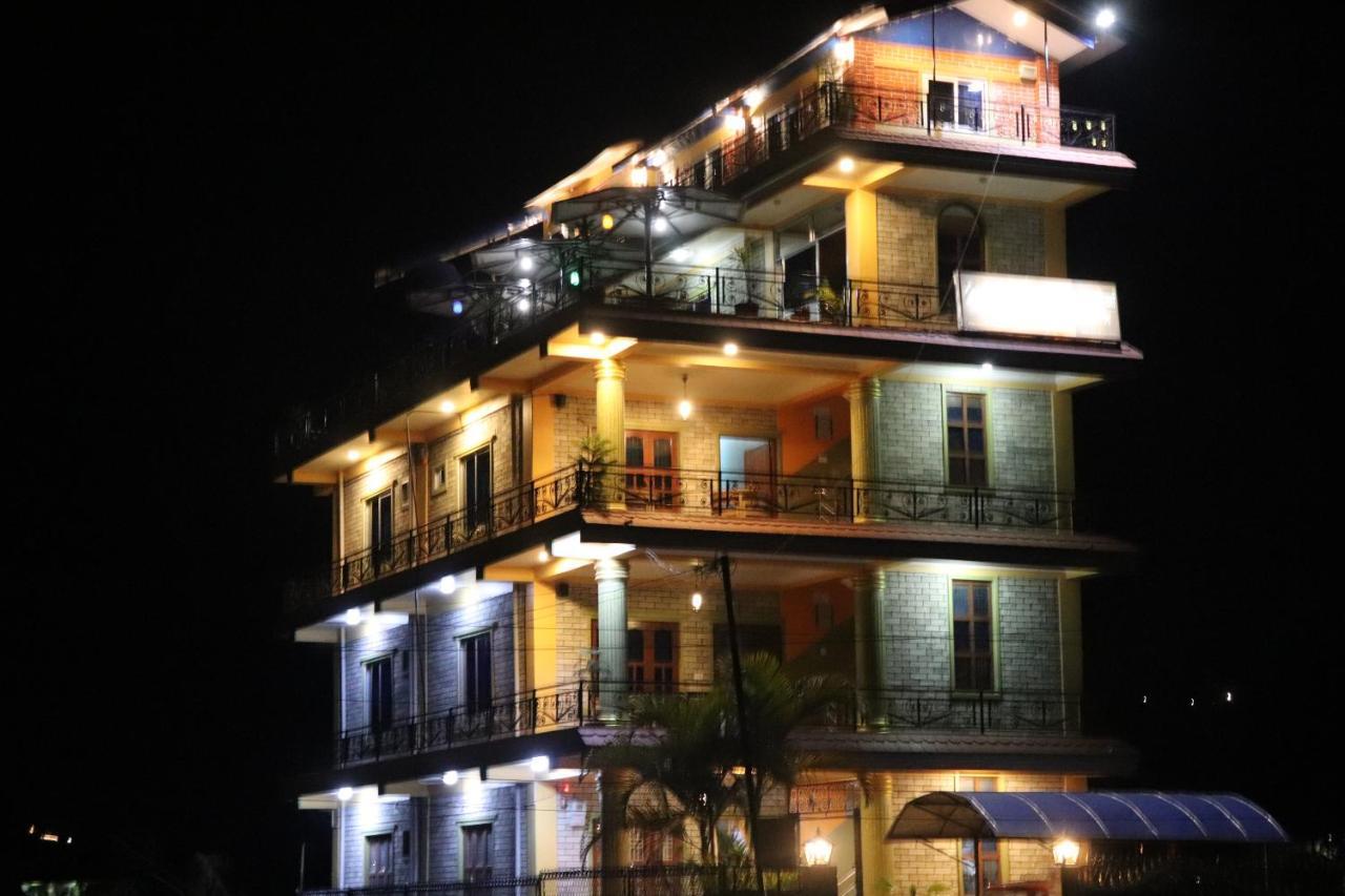 Hotel Young'S Stupa Ranipauwa 外观 照片