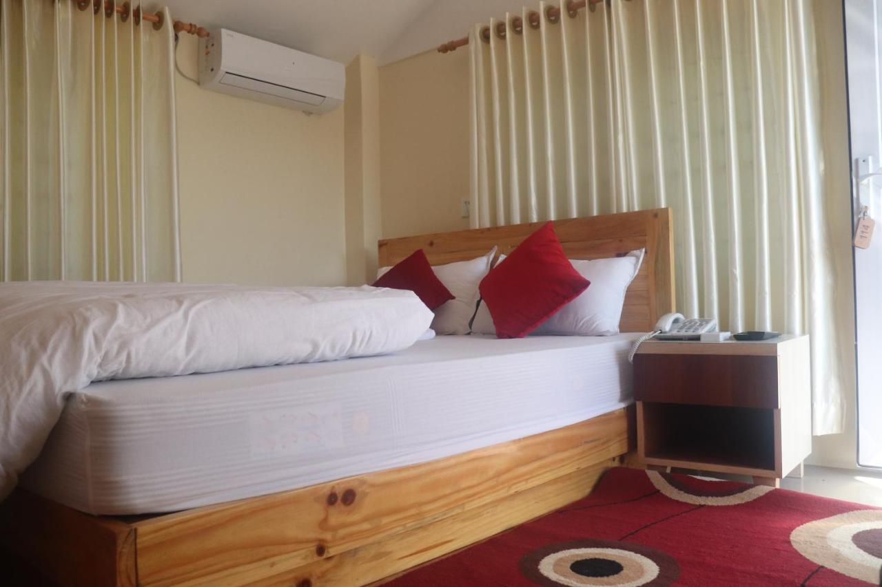 Hotel Young'S Stupa Ranipauwa 外观 照片
